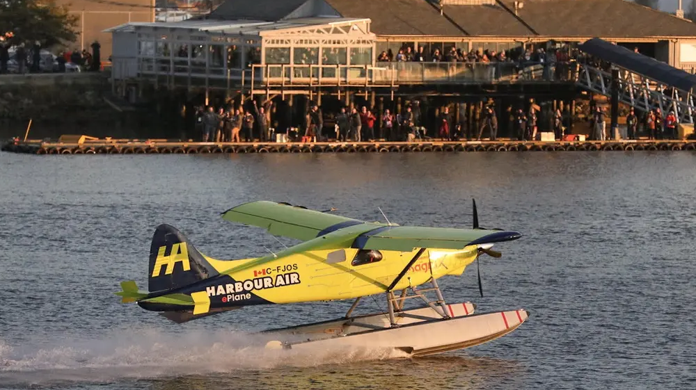 De Havilland DHC-2 Beaver взлетает в Ванкувере