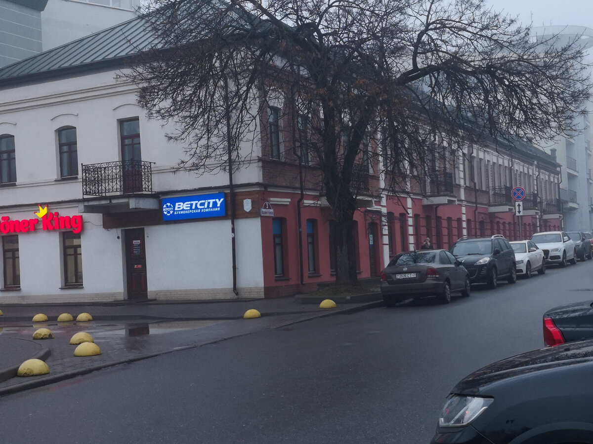 В этом доме №3 по Коллекторной они и расположены.