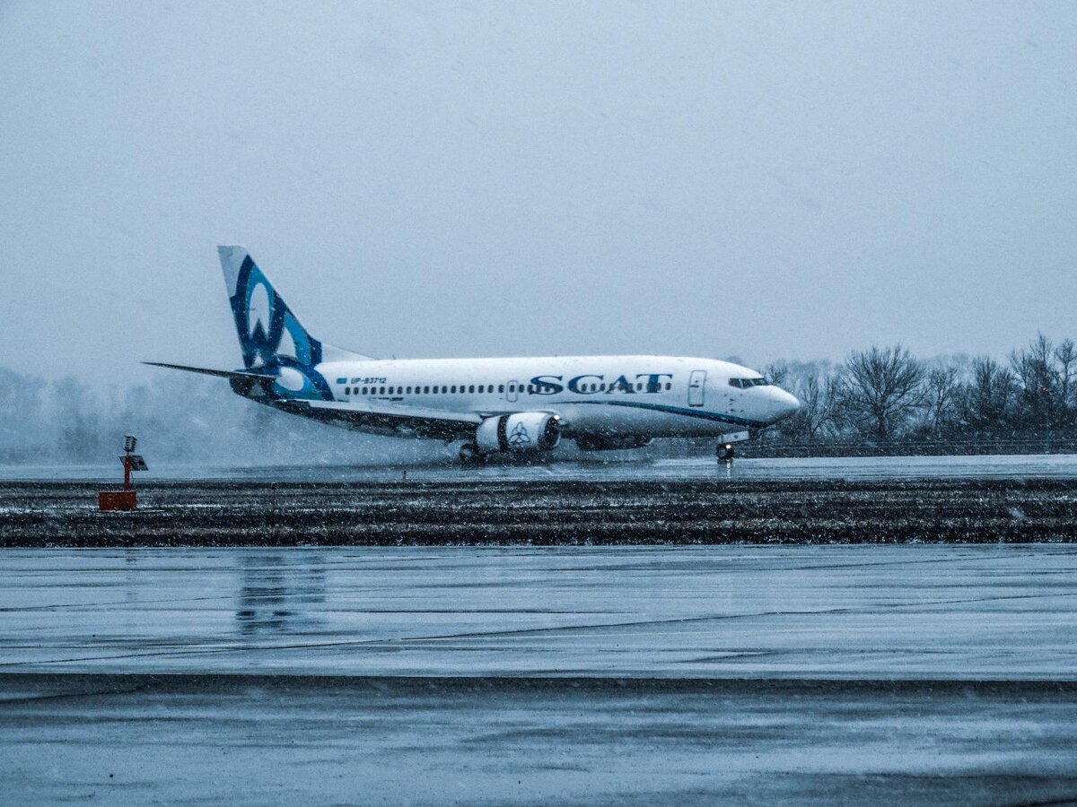 Boeing 737-300 а\к Скат (Казахстан)