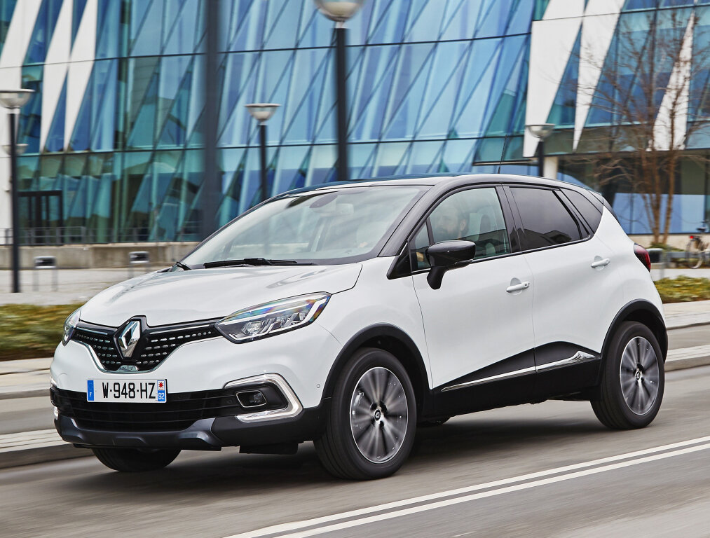 Купить б/у Renault Kaptur I 2.0 AT (143 л.с.) 4WD бензин автомат в Москве: оранж