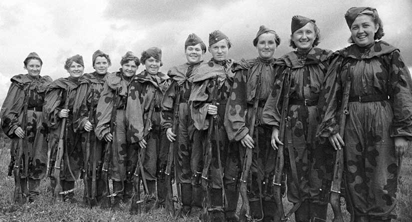 1943 год, снайперы Красной армии перед отправкой на передовую