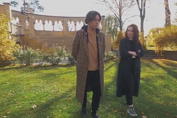 «Вот это красота!» - Максим Галкин показал шикарный вид с крыши своего замка...