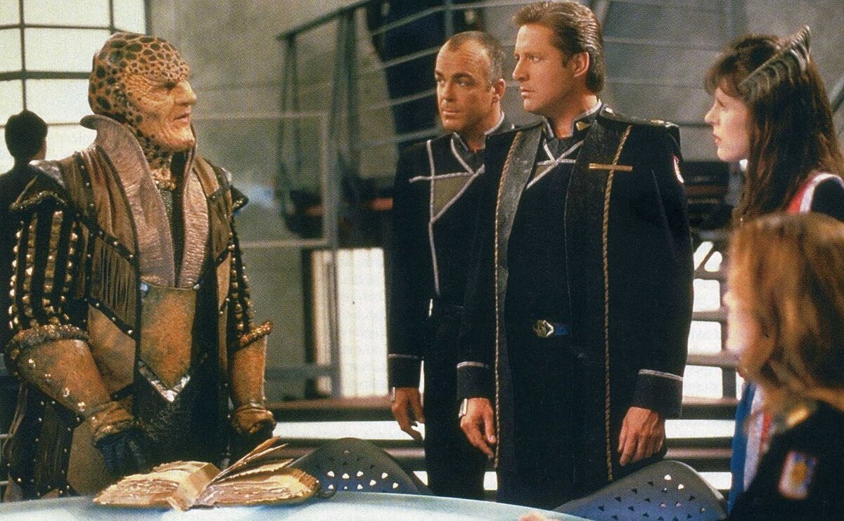 Кадр из сериала «Вавилон-5» Источник: Яндекс. Картинки