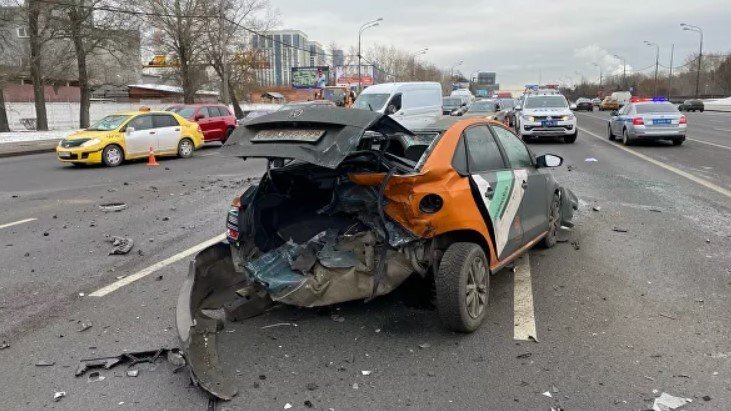 Авария на Кутузовском проспекте. Фото: https://telegraf.by