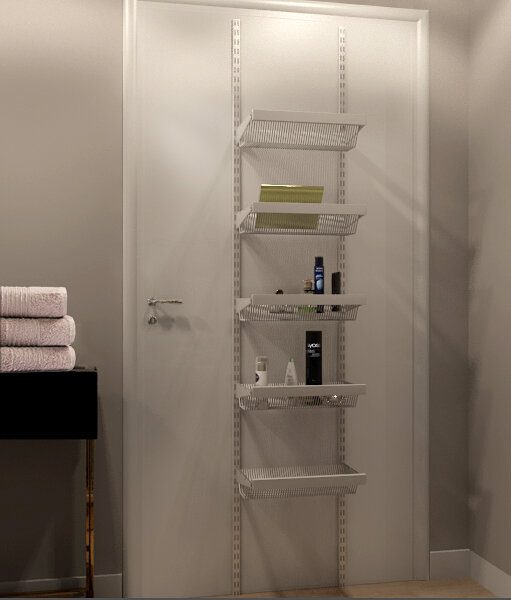 Дверь с полками для хранения