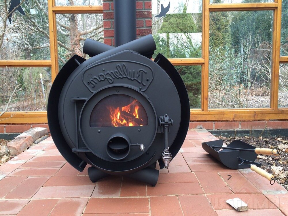 Чугун прочен хватает на 5 лет точно !