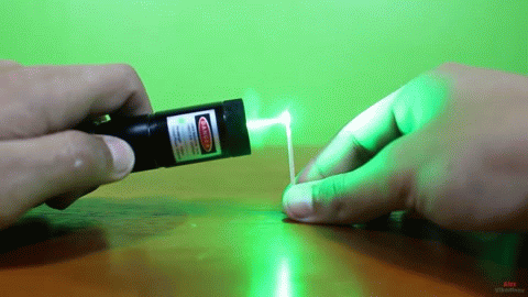 Я от этой указки лазера вообще в восторге!!!! Я впервые такое вижу. Для выживания и походов незаменимая вещь. Просто гиперболоид инженера Гарина кокой-то только в миниатюре.