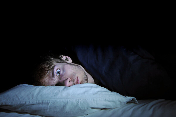 Почему люди разговаривают во сне: причины и исследования