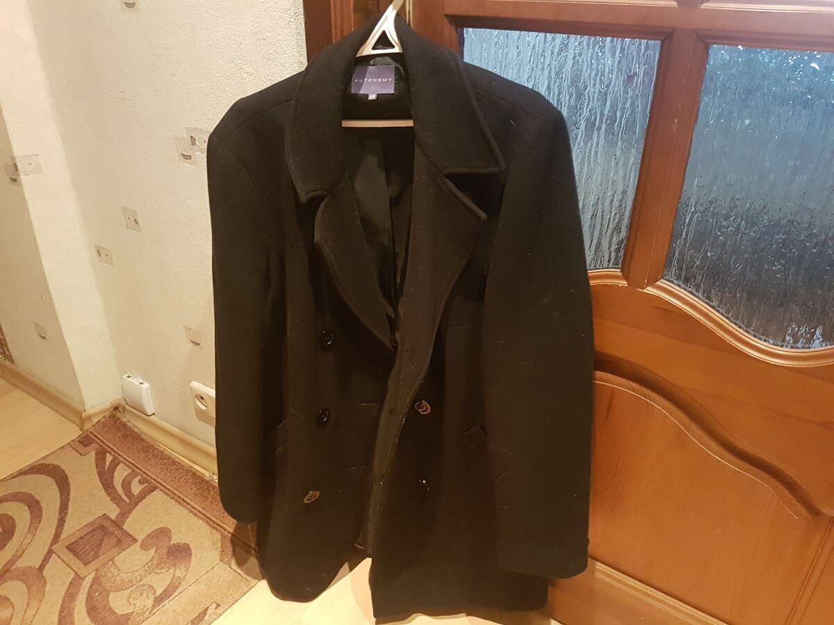 Пальто за 15$ я ношу "и в хвост и в гриву", не жалея и не ухаживая