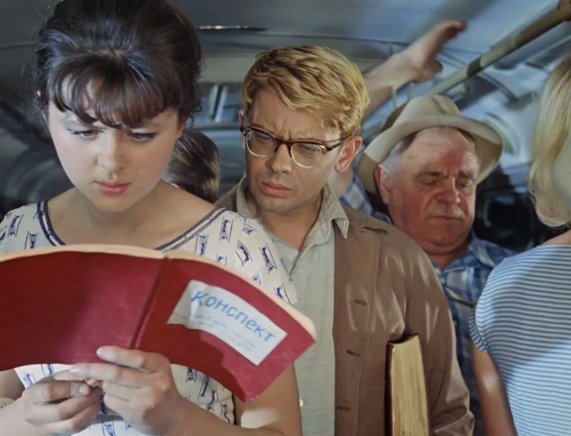 Кадр из фильма "Операция "Ы" и другие приключения Шурика, 1965 год. Из Сети