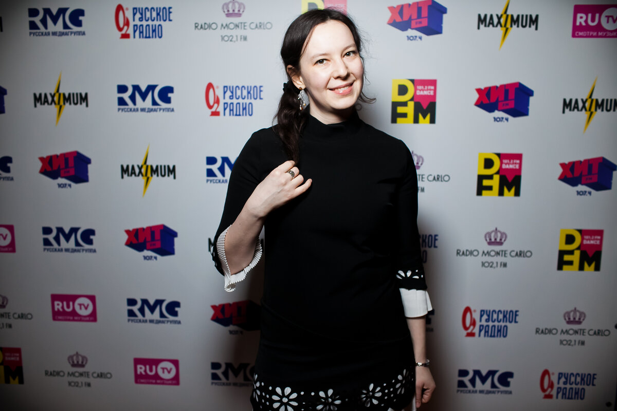 На корпоративе "Русской медиагруппы", в состав которой входят радиостанции "Русское Радио", MAXIMUM, DFM, Monte Carlo, "Хит-ФМ" и телеканал RU.TV