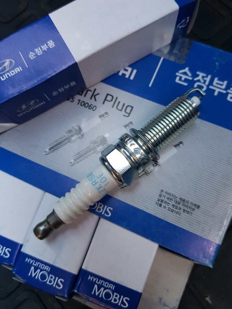 Автомобильная свеча зажигания