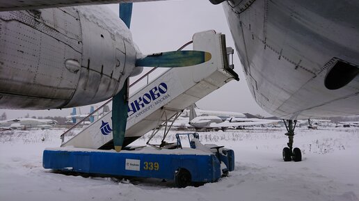 Обзор работ по восстановлению самолёта Ил-18