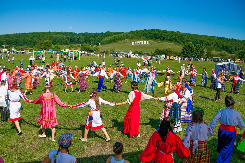 2015 республика мордовия. Кургоня фестиваль Мордовия. Мордовский национальный праздник Кургоня. Кургоня Рузаевка. КУРГАНЯ праздник Мордовии.