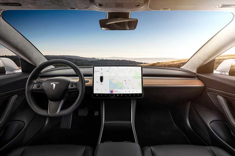 Источкни- https://www.gq.ru/cars/tesla-model-3-eco