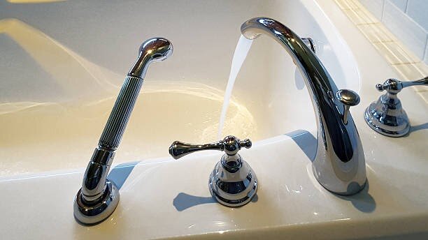 Первые 5-7 дней эксплуатации ванны с новым покрытием не рекомендуется допускать резкий перепад температур