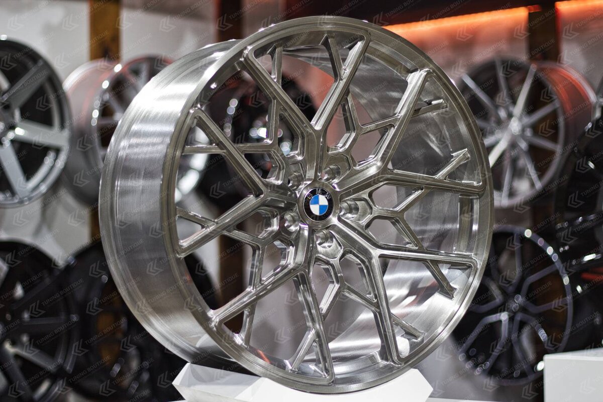 Кованые диски в дизайне HRE FF10