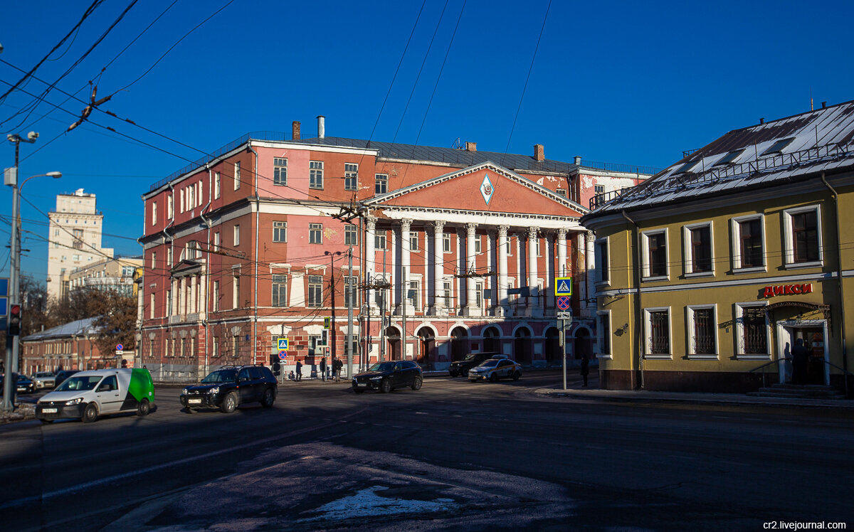 Легенды московской усадьбы на площади Разгуляй. Таинственные буквы на  стене, замурованная жена колдуна, проклятые солнечные часы | Уникальная  Россия | Дзен