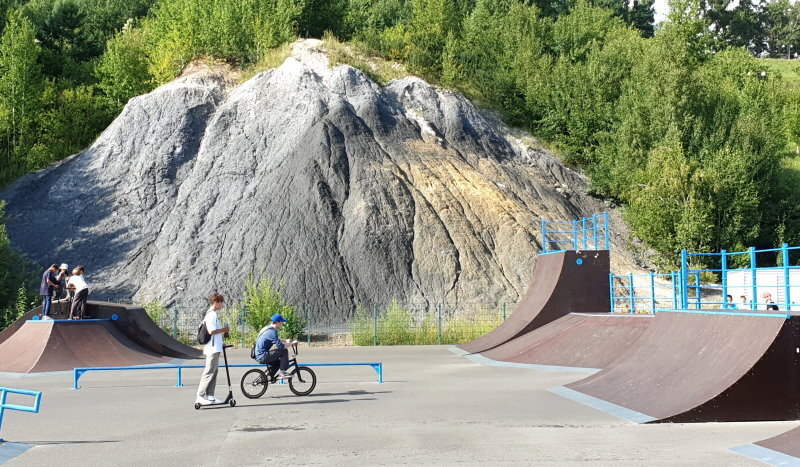 Спортивная площадка на нижней террасе Лагерного сада