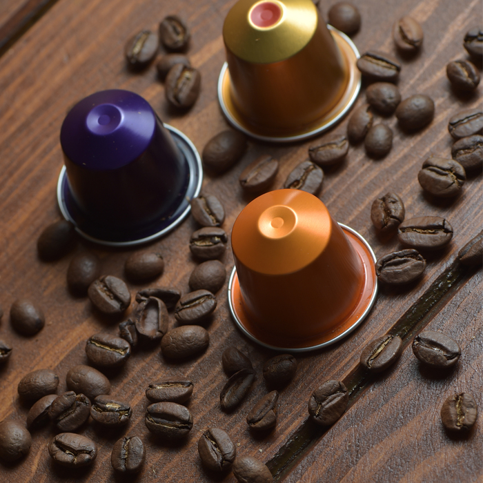 Coffee capsules. Nespresso капсулы. Вкусный кофе капсулы неспрессо. Кофе из капсул. Кофе растворимый в капсулах.