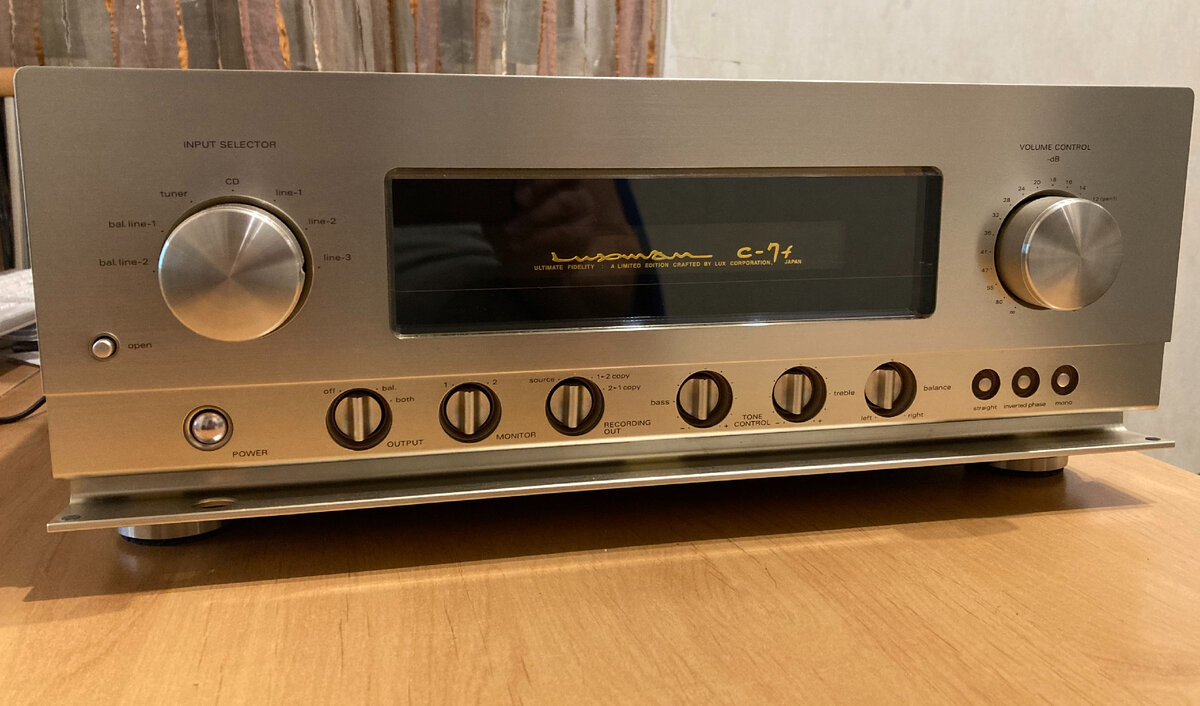 Luxman C-7F
