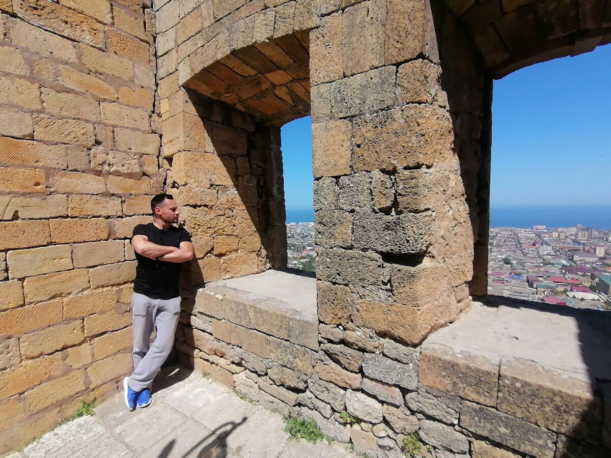 Вид на Дербент из дворца шаха