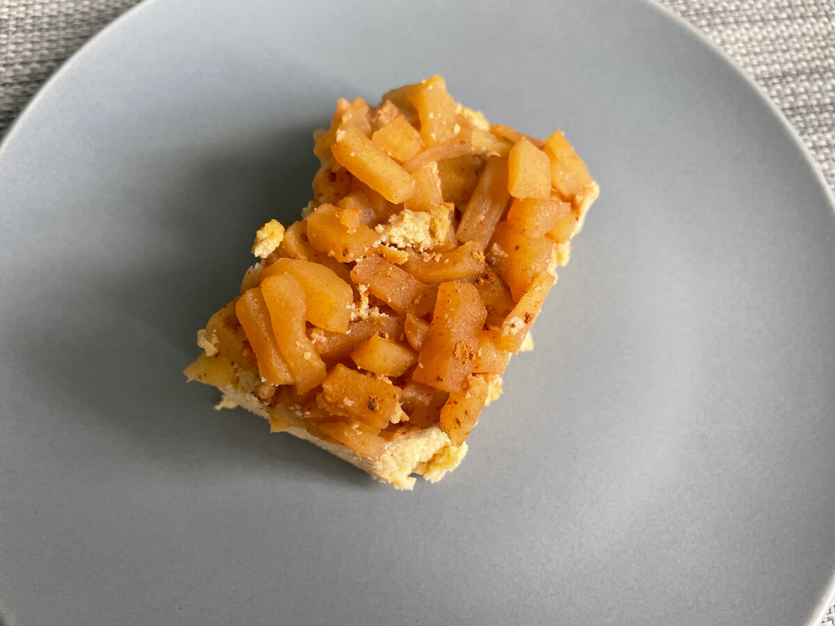 ВЕГАНСКИЙ тортик мне не понравился (из за тофу) кому нужен рецепт пишите скину КБЖУ  и ингредиенты этого кусочка ⬇️