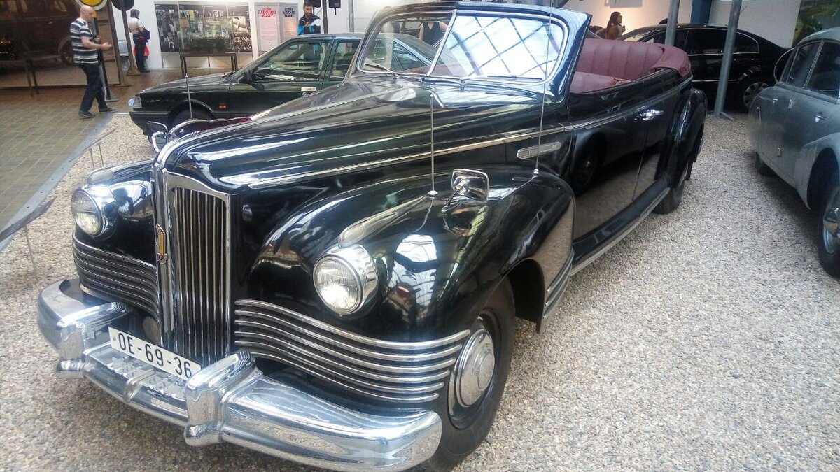 Красивейший полосатый кабриолет