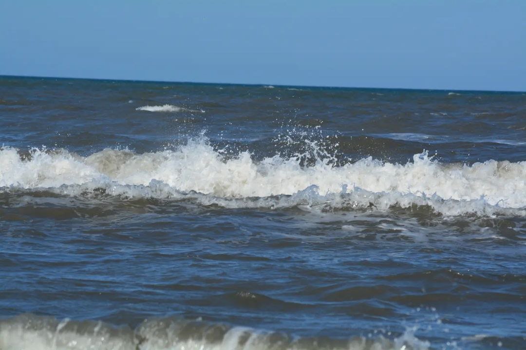 Шторм на водохранилище. Море в Дагестане отзывы. Дагестан отдых на море 2023.