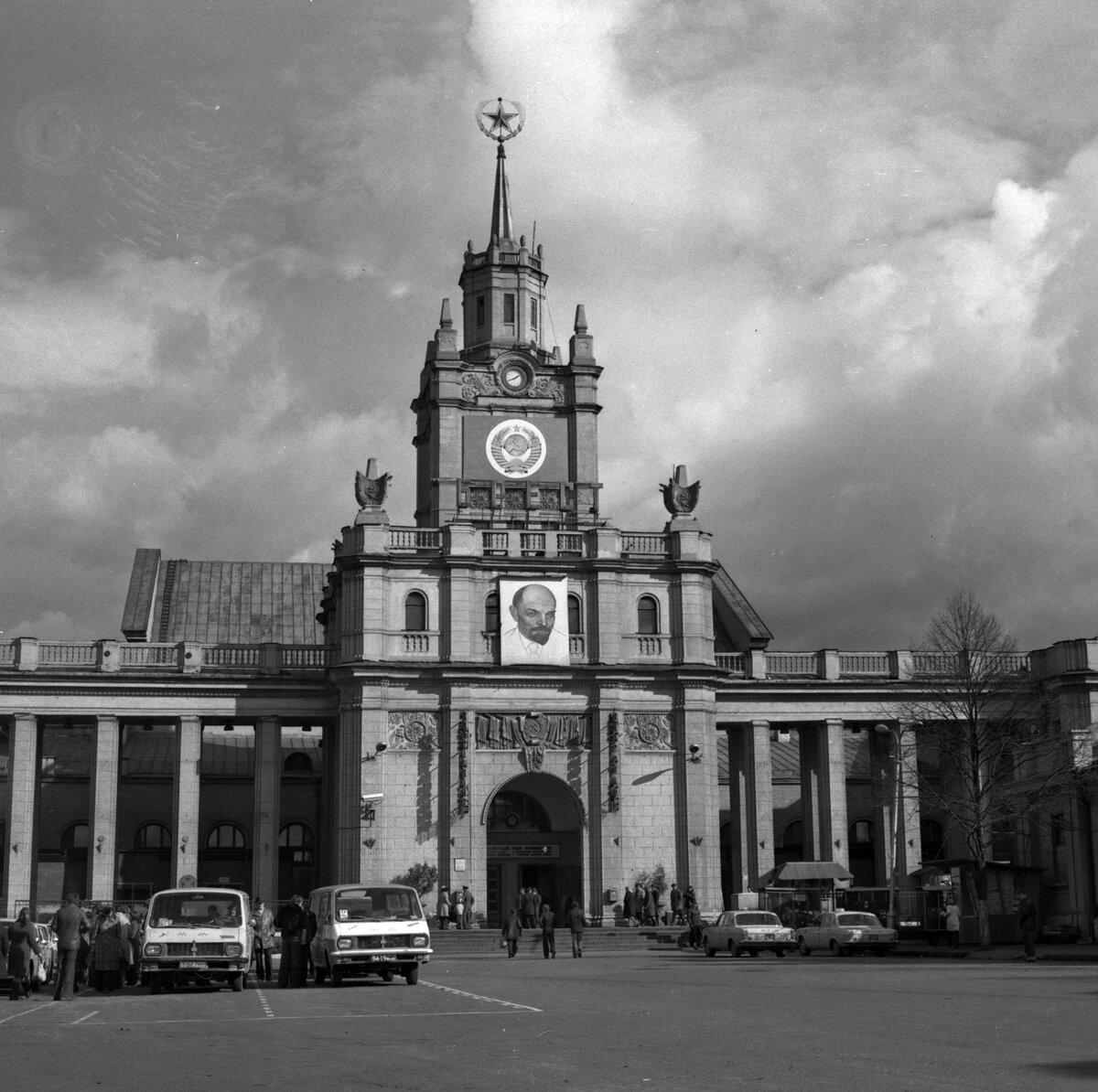 Брестский вокзал -западные ворота СССР. Брежнев, Хрущёв,  Машеров,Терешкова... | МакарБрест | Дзен