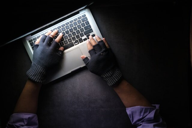 https://unsplash.com/photos/em5w9_xj3uU