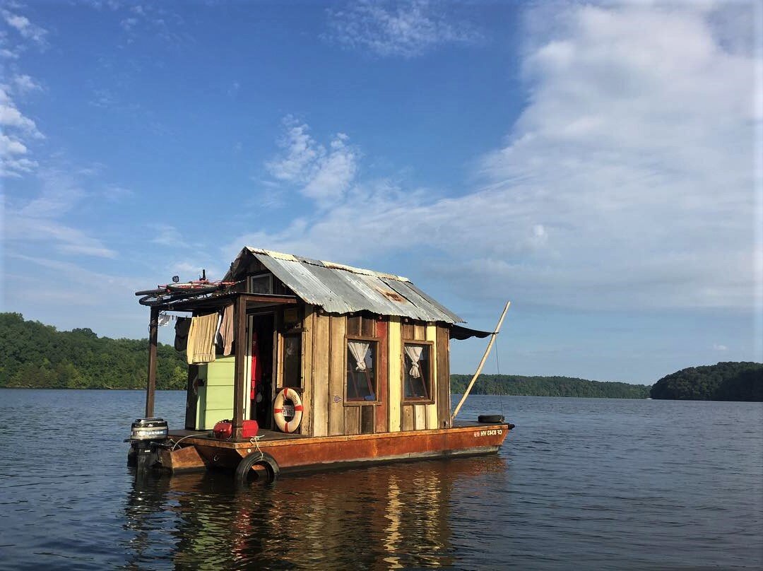 Рыбацкий домик на воде