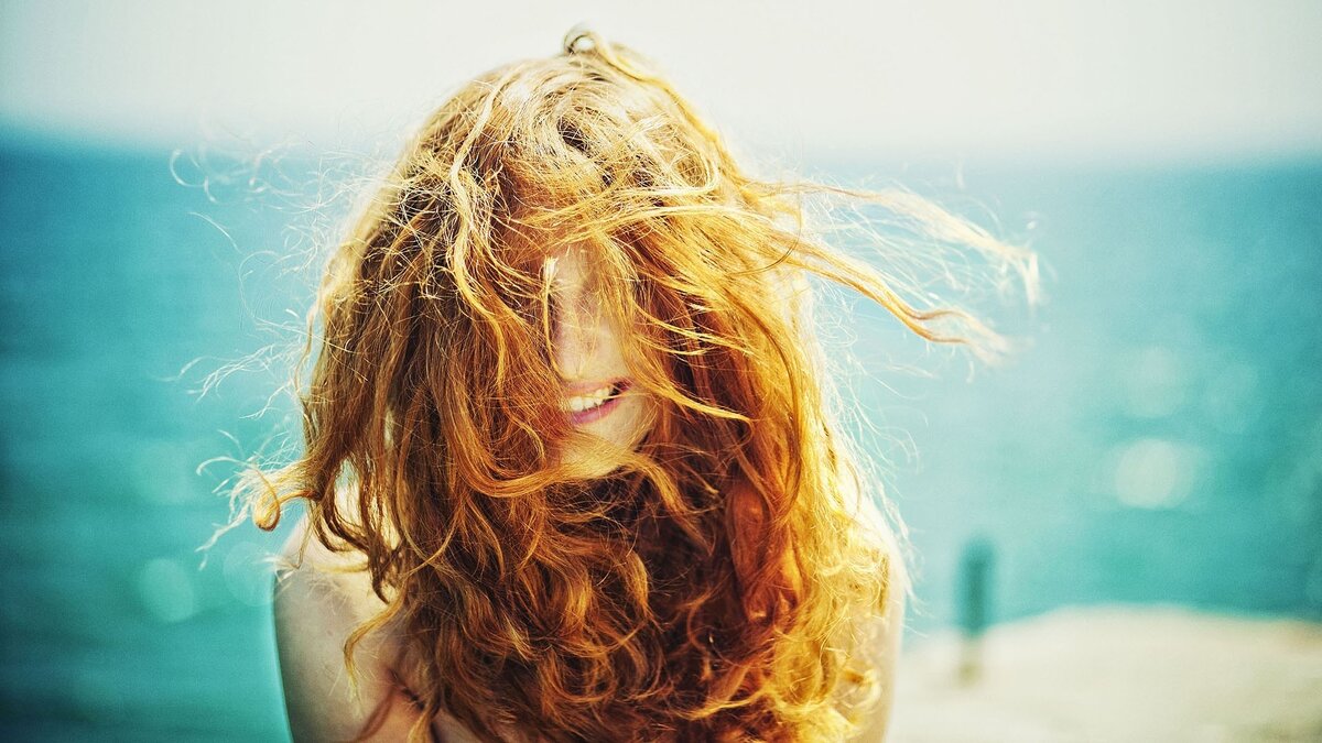 https://getbg.net/upload/full/www.GetBg.net_Girls_The_wind_tousled_red_hair_girl_097376_.jpg