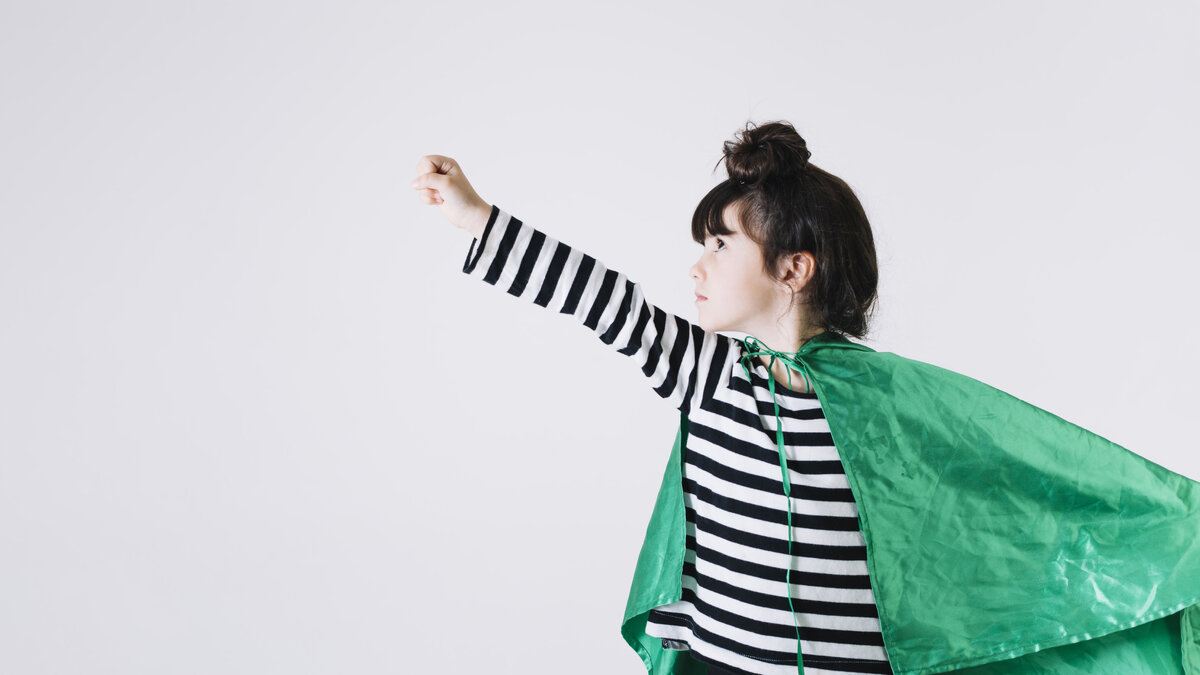 https://ru.freepik.com/free-photo/girl-in-superhero-cape_2209559.htm  