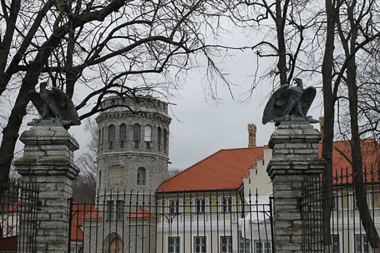 Девоншир англия баскервиль холл. Где снимали шерлока холмса баскервиль. Где снимали шерлока холмса 2013. Где снимали шерлока холмса баскервиль. Где снимали фильм собака баскервилей 1981.