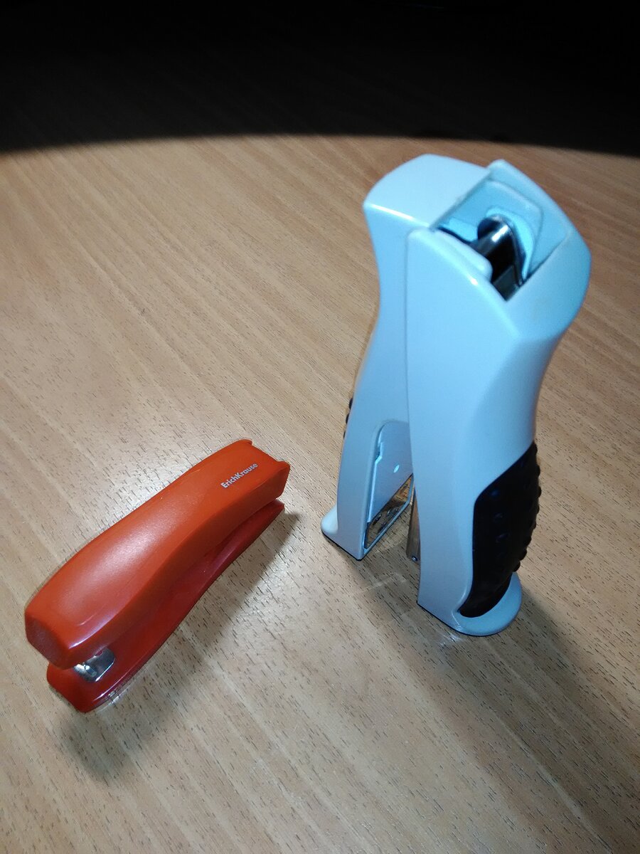 Степлер, что он может.