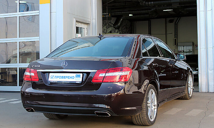Mercedes-Benz E-Class 2010 г.в., фото: www.njcar.ru