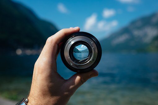 https://cdn.pixabay.com/photo/2016/02/19/11/37/lens-1209823__340.jpg