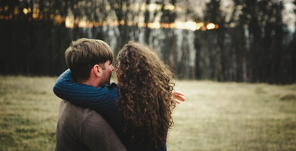 https://pixabay.com/ru/photos/пара-девушка-мальчик-любовь-2101606/