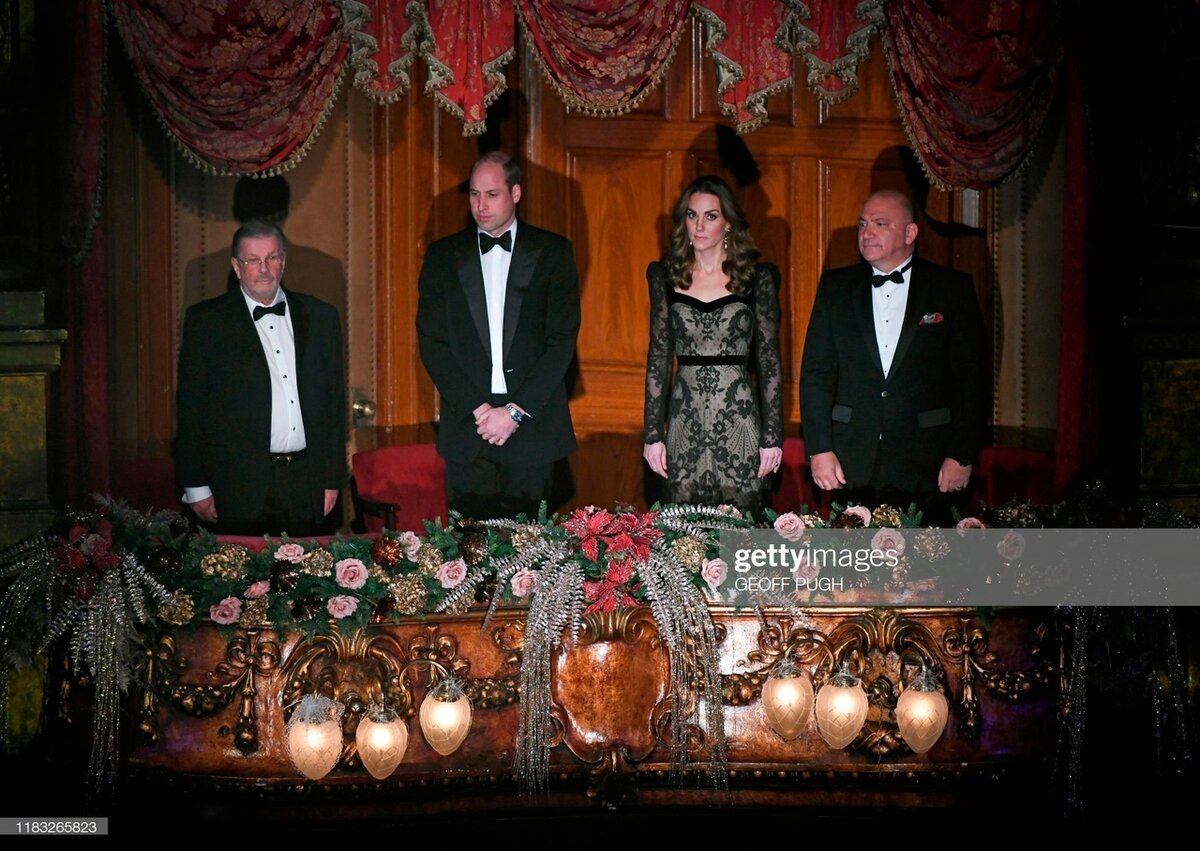 Принц Уильям и его жена Кейт на концерте Royal Variety