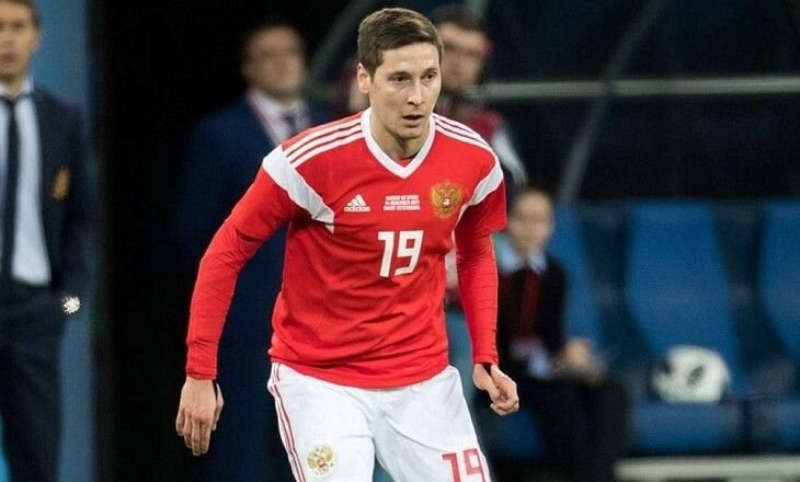 Далер Кузяев, полузащитник сборной России