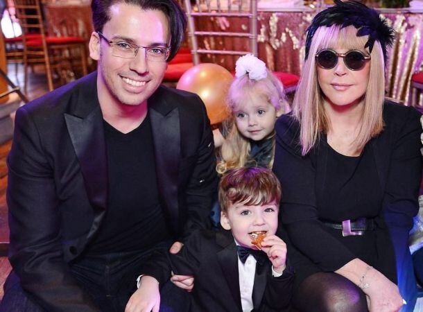 Алла Пугачёва и Максим Галкин и Елизавета и Гарри