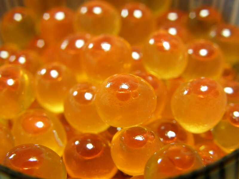 Икринки одинакового размера, целые и без жидкости