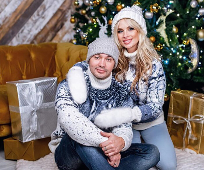 Супруги Черкасовы в Новогодней фотосессии