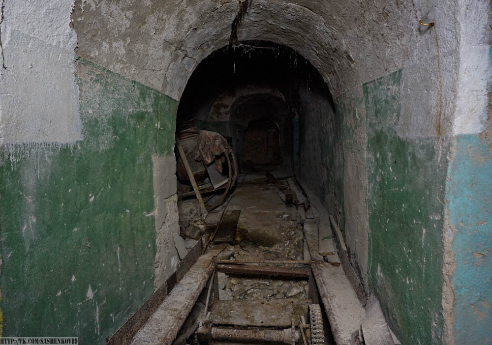 Мужик 20 лет рыл под своим домом метро! Самое необычное метро в мире имени Л.В. Мулярчика
