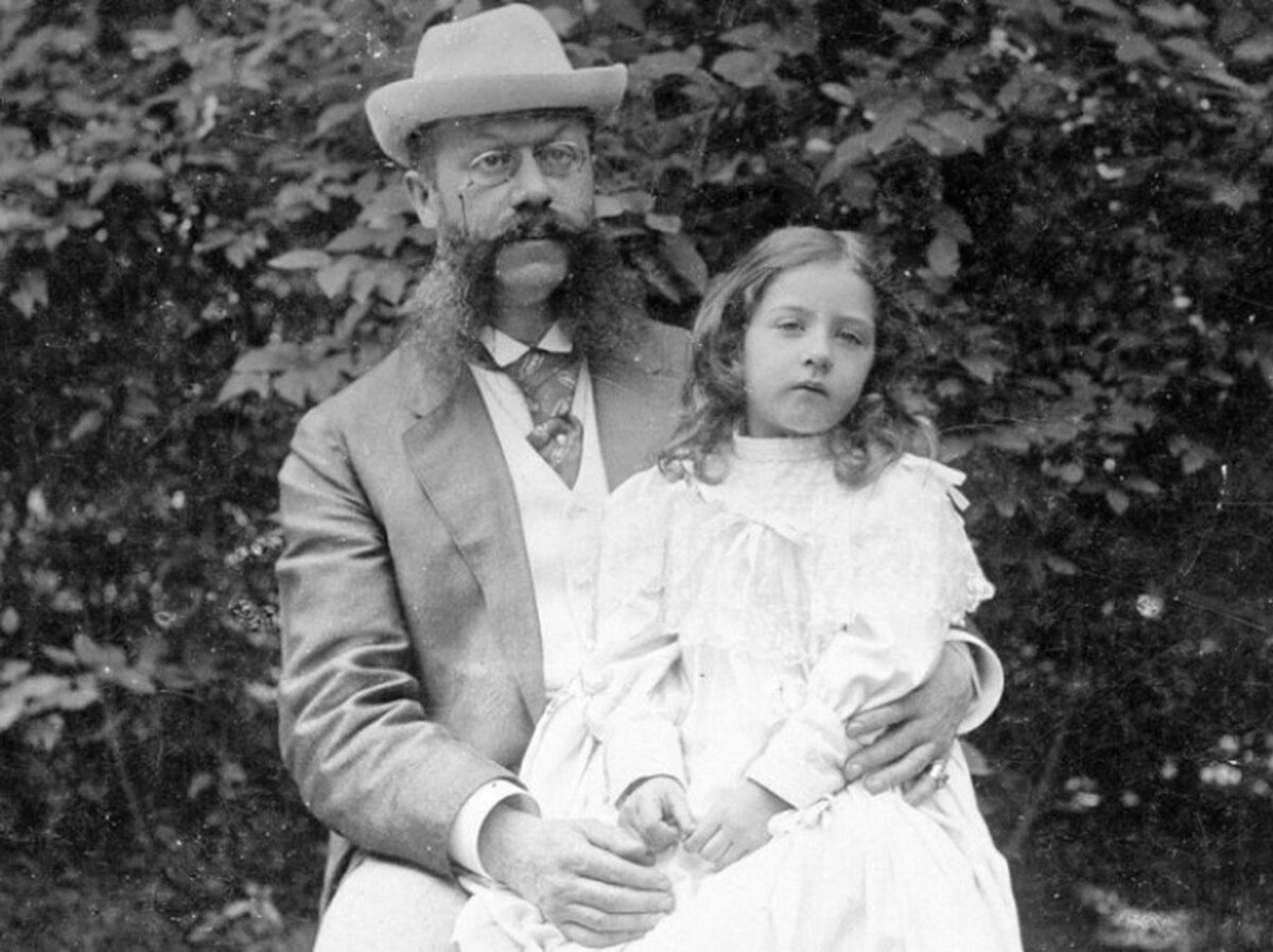 Эмиль Еллинек и его дочь Мерседес.