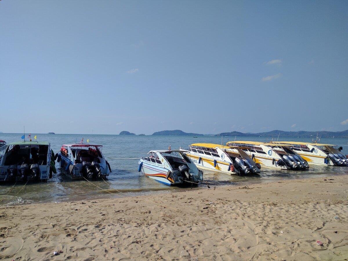 Дорога начинается со скоростного катера! 