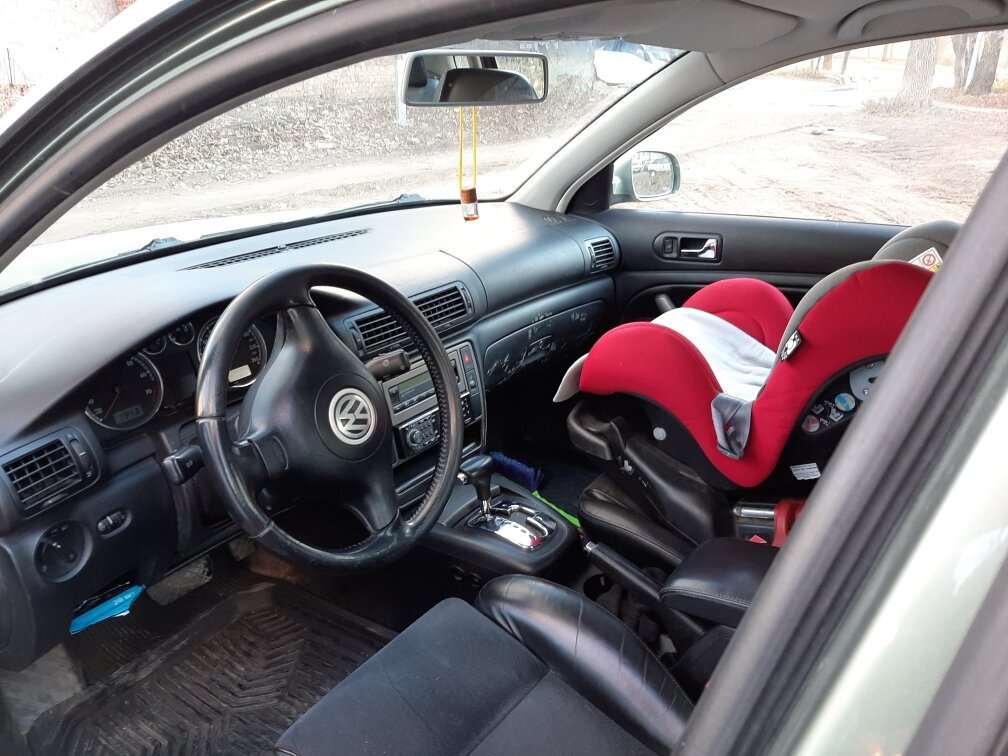 Салон кстати в отличном состоянии, очень комфортно. Это фото когда уже поставили его на полный ход. 