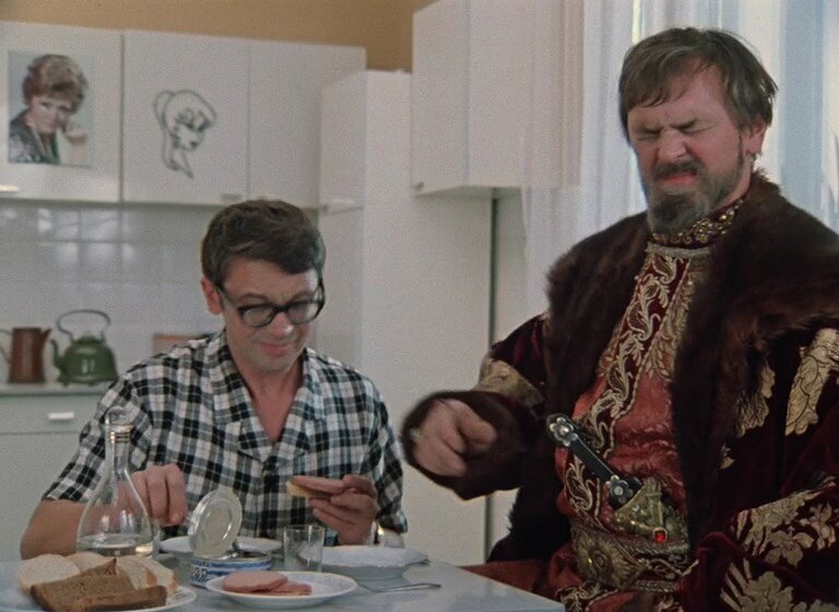 "Ключница водку делала..." Кадр взят из открытого доступа