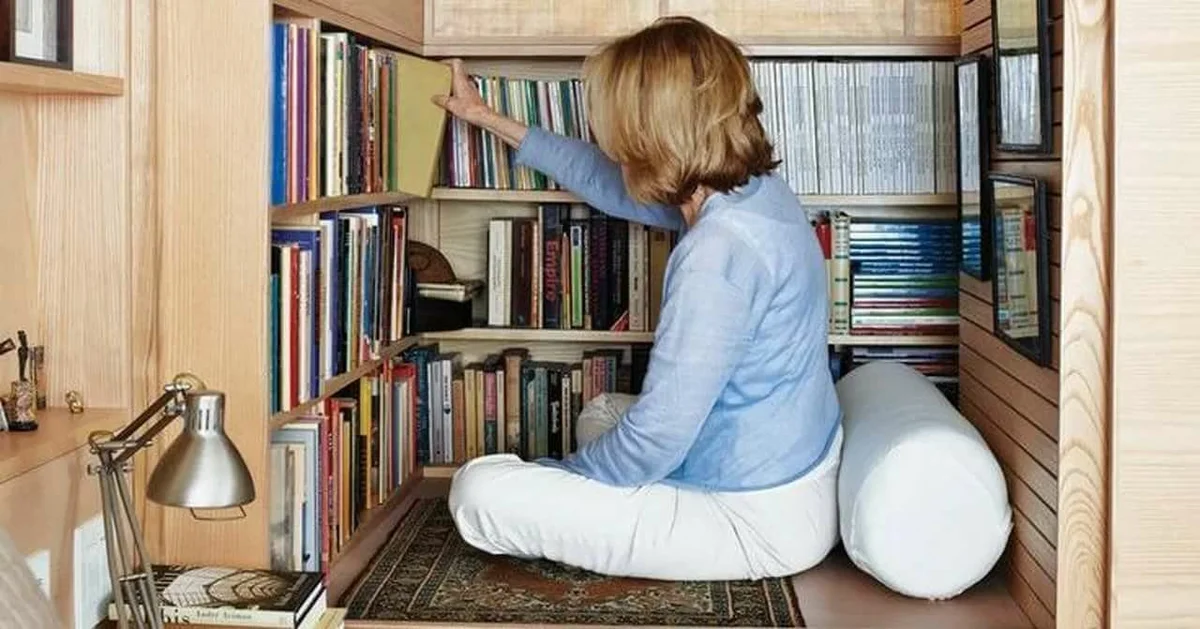 боязнь замкнутого пространства. квартира для большой семьи. человек в коробке. коро человек. жить в квартире.